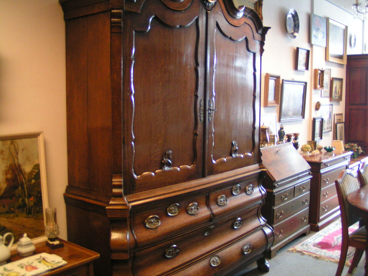 artikelnr. 1600855 Antiek Eiken kabinet; prijs op aanvraag
Antiek Eiken Kabinet prijs op aanvraag 
