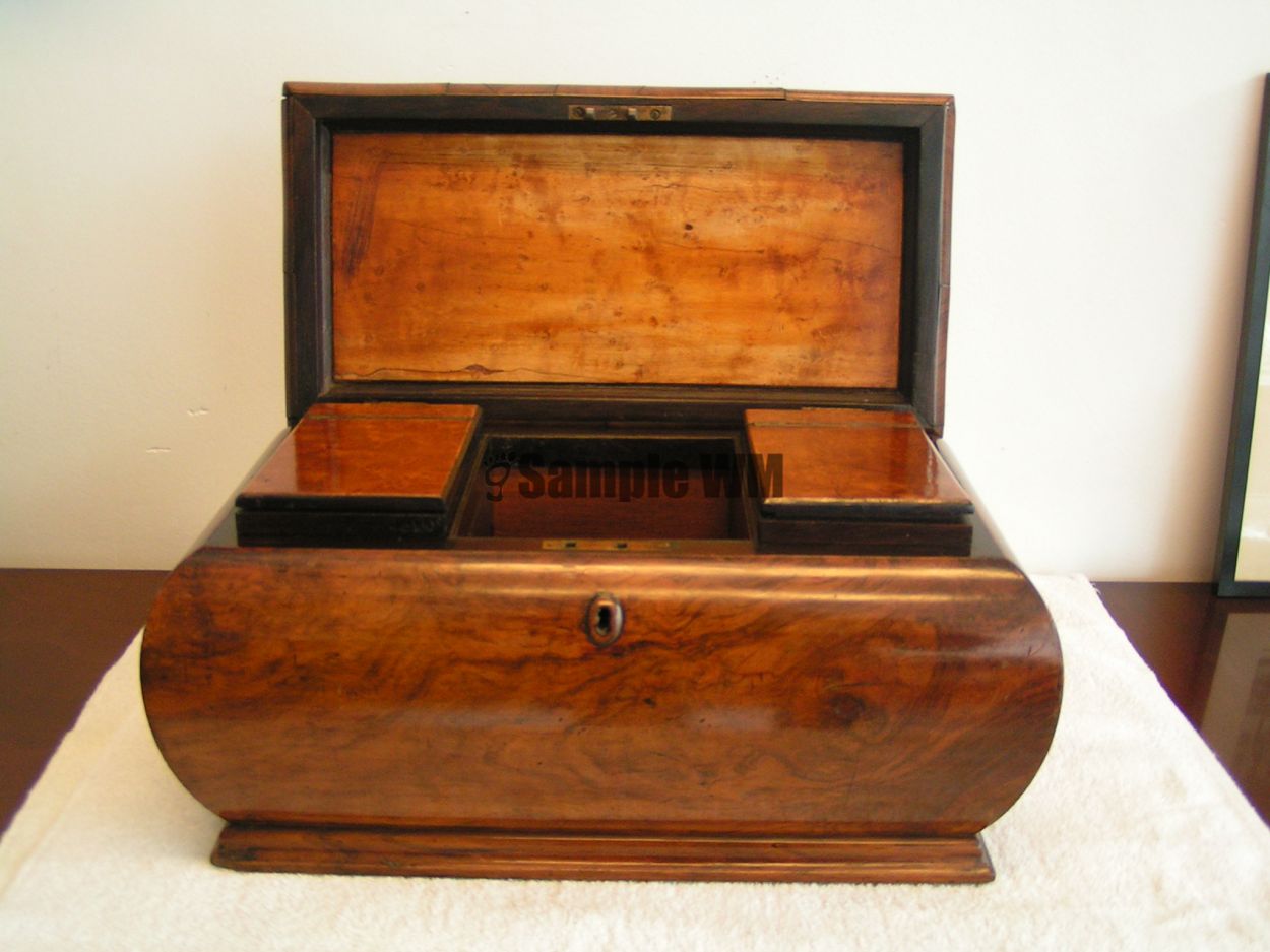 Verkocht artikelnr. 1600323 Antieke Palisanderhouten Biedermeier Theekistje
Uniek exemplaar,vroeg biedermeier, puntgaaf.

B: 36cm x D: 20cm x H: 20cm
Keywords: Antieke Palisanderhouten Biedermeier Theekistje