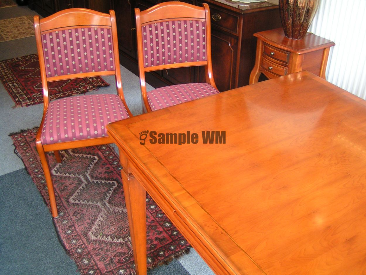 Verkocht artikelnr. 1600331 Heldense Exclusive Taxus Eetkamertafel
Kenmerken
Conditie : Zo goed als nieuw
Breedte : 50 tot 100 cm
Lengte : 100 tot 150 cm
Aantal personen : Vier personen
Vorm : Rechthoekig
Stijl : Regency Stijl
Materiaal : Overige houtsoorten
Beschrijving
Rechthoekige eetkamertafel met 2 uitschuifbladen.

Met intarsia ingelegde bladen.

140 (+ 2 x 45) x 90 x 76 cm

Nieuwprijs tafel 1758 euro in 2008.

Met 4 Heldense stoelen erbij, diverse setjes naar keuze op voorraad.
Keywords: Heldense Exclusive Taxus Eetkamertafel