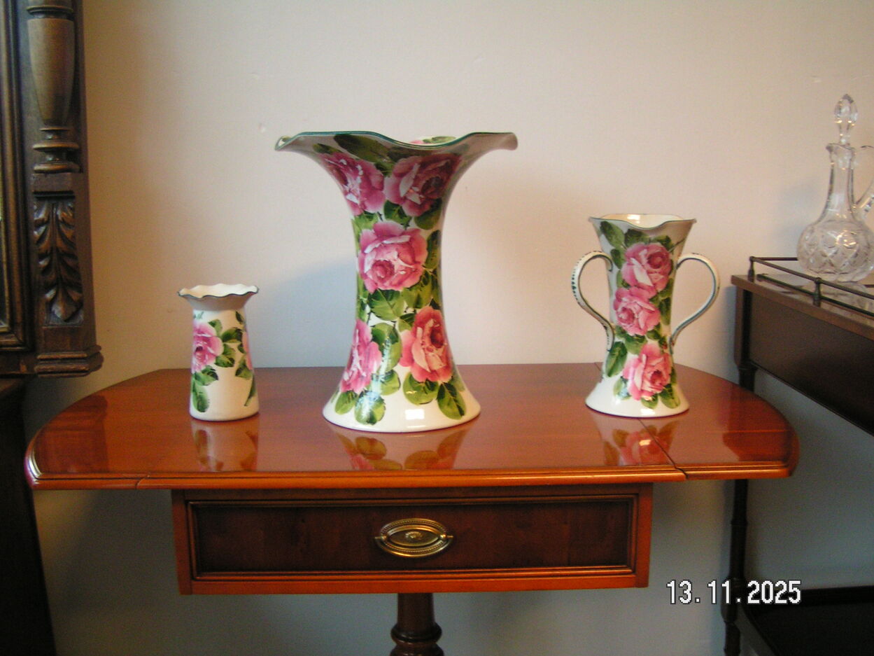 Verkocht artikelnr. 1602051 HELDENSE EXCLUSIVE Taxus Hangoortafel op Messing Wielen in Nieuwstaat!
