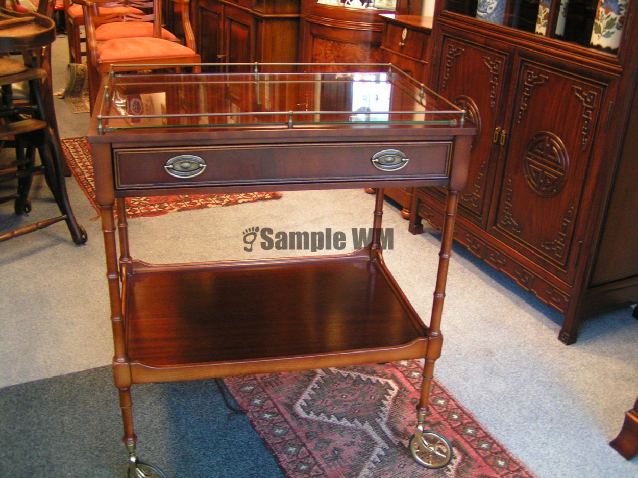 artikelnr. 01600852 Thee Wagen van de Heldense Exclusief Mahonie vraagprijs: �495,-
Thee Wagen van de Heldense Exclusief Mahonie in Nieuwstaat!
Maten B 66 D 46 H 80 cm
Ruime collectie Heldense meubels in onze toonzaal te bezichtigen.
Keywords: artikelnr. 01600852 Thee Wagen van de Heldense Exclusief Mahonie.