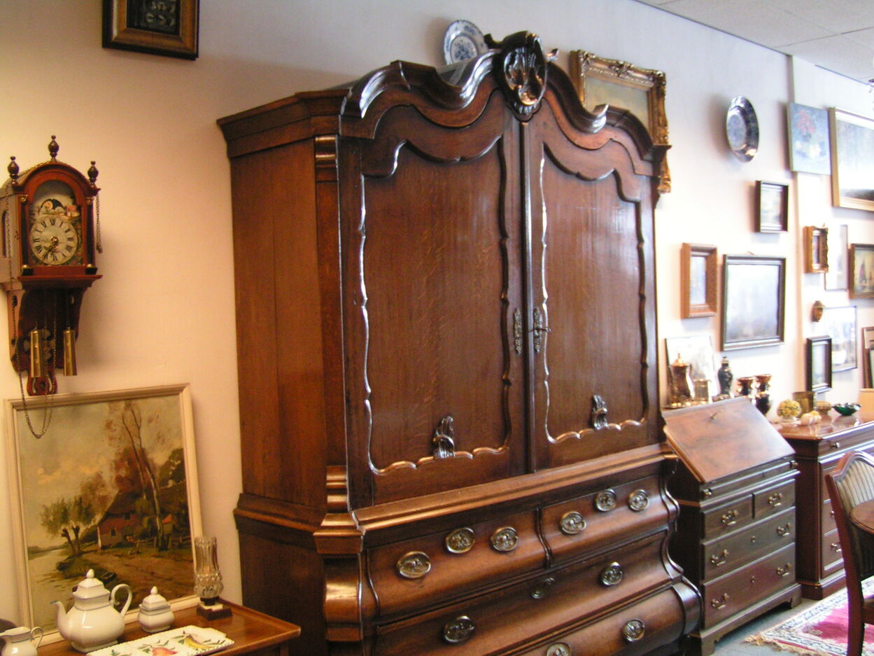 artikelnr. 1600855 Antiek Eiken Kabinet: prijs op aanvraag
museumkwaliteit en in uitmuntende staat.

B: 1.80m x D: 60cm x H: 2.40m

Keywords: artikelnr. 1600855 Antiek Eiken Kabinet: prijs op aanvraag