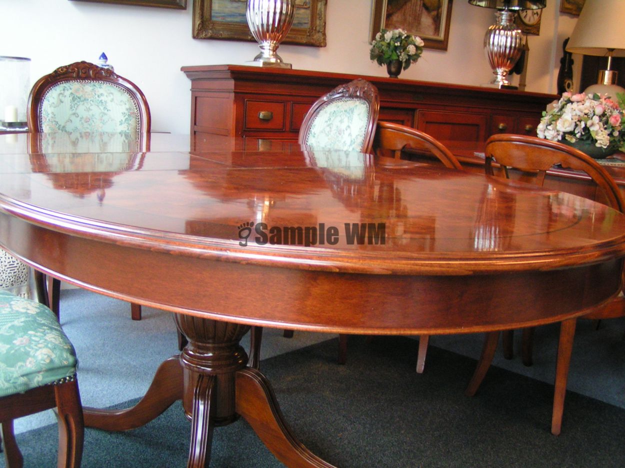 Verkocht artikelnr. 1600365 Eetkamertafel Wortelnoten Uitschuifbaar.
In nieuwstaat.

Intarsia ingelegd.

Met 6 fraai velours gestoffeerde stoelen, waarvan 2 met armleuning.

H: 79cm x B: 1.09m x L: 1.63m
Keywords: Eetkamertafel Wortelnoten Uitschuifbaar met stoelen