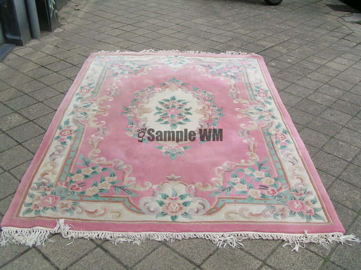 artikelnr. 1600347 Groot Chinees Tapijt CHINA:  �395,- euro
Kleur 	: 	Overige kleuren, Wit, Crme
Beschrijving
size: 3 x 2m (6 vierkante meter)

Prijs 1290 euro in 2010
Keywords: Groot Chinees Tapijt CHINA