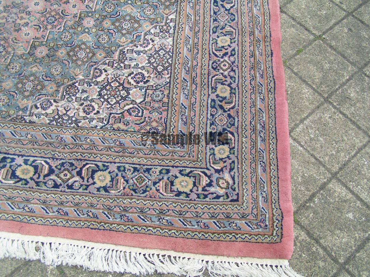 Verkocht artikelnr. 1600346 Groot Tapijt Indo Bidjar
Kleur : Rood, Grijs, Overige kleuren, Wit, Cr�me, Blauw
Beschrijving
Handmade

Oriente

size: 365 x 250m


Keywords: artikelnr. 1600346 Groot Tapijt Indo Bidjar.