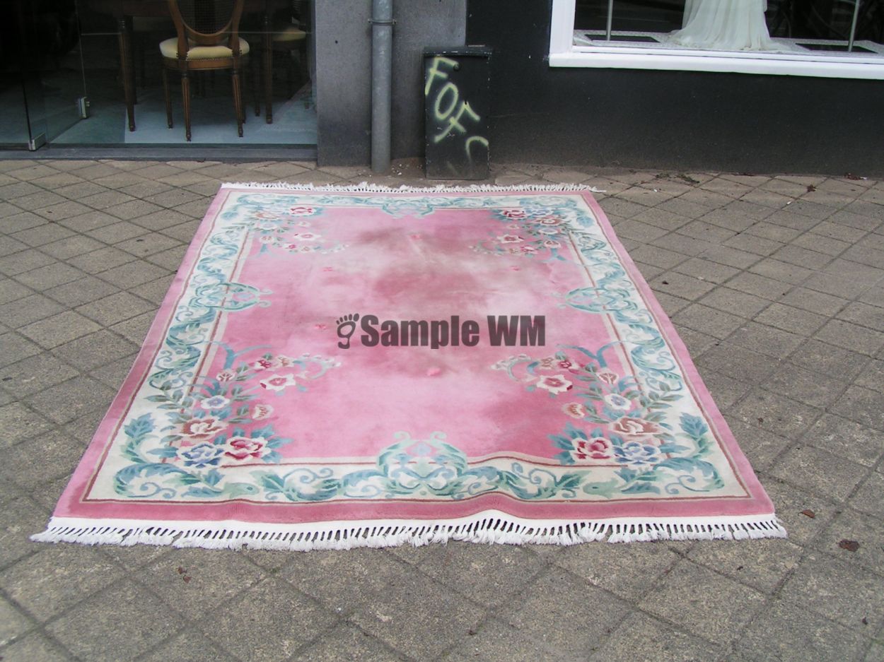 Verkocht artikelnr. 1600367 Chinees Tapijt.
B: 1.70m x L: 2m

Gebruikt maar nog in goede staat.

3 Chinese tapijten op voorraad in diverse maten en vele perzische tapijten.
Keywords: artikelnr. 1600367