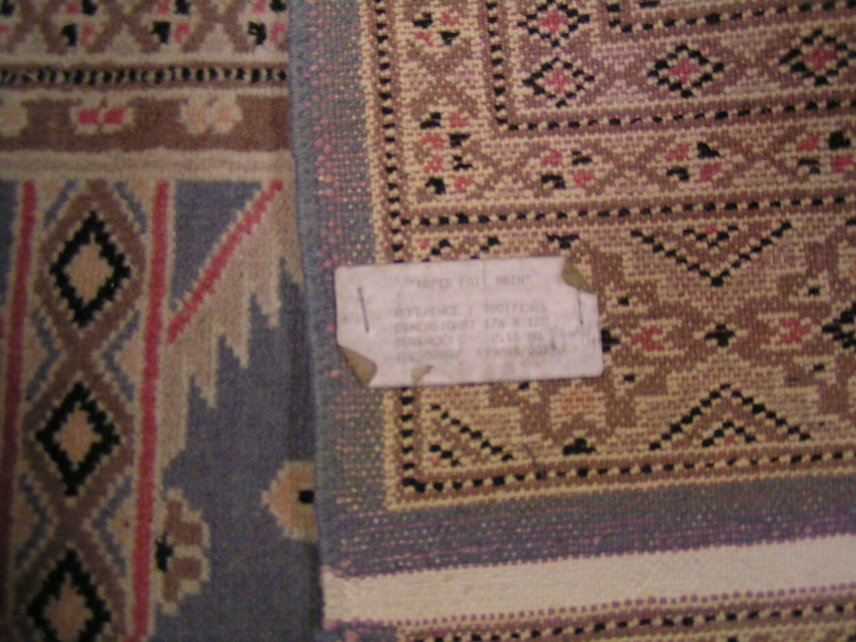 artikelnr. 1602050 Antiek Perzisch Handgeknoopt TAPIS FAIT MAIN Tapijt in zeer goede staat prijs �249,- euro
Afm 190 x 120 cm.
