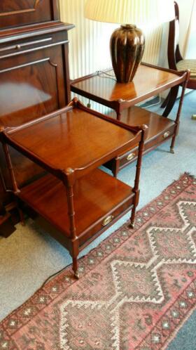 Verkocht artikelnr. 1600306 Heldense Exclusive Lampetafel op messing wielen.
Heldense Exclusief Mahonie Lampetafel op messing wielen, tafel staat op messing wielen met een lade in zeer goede staat.
Maten; 45 � 45 � 61 cm.
Twee in de collectie;
Voor meer informatie zie onze site of andere advertenties.
Keywords: Heldense Exclusive Lampetafel op messing wielen