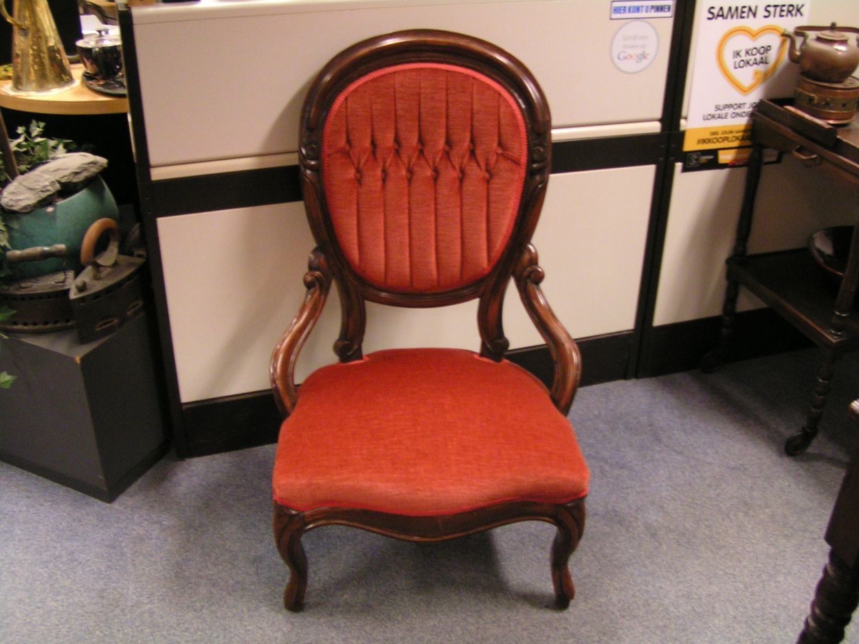 artikelnr. 1600311 antiek mini Rood Velours bekleed stoeltje: prijs �149,-euro
in uitmuntende staat!

Fraai exemplaar! Prachtig bekleding.
Onlangs opnieuw gestoffeerd.

Voor meer informatie zie onze site of andere advertenties.
Keywords: Rood Velours bekleeden stoel