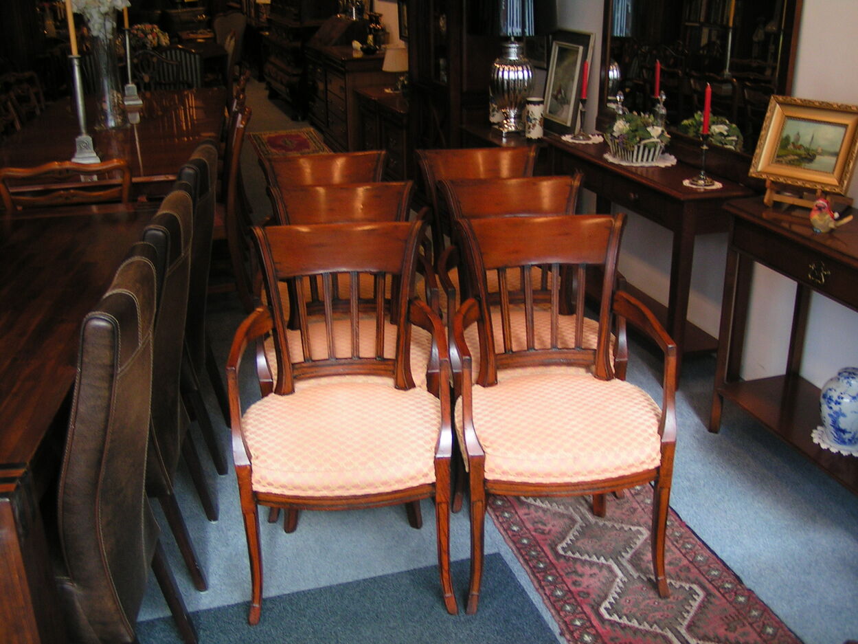 artikelnr. 1600856 Zes Schuitema Jugendstil Eetkamerstoelen massief Kersenhout: prijs op Aanvraag
Zes Schuitema Jugendstil Eetkamerstoelen in uitmuntende staat!
Stoelen zijn allemaal met armleuningen en van massief Kersenhout.
Keywords: artikelnr. 1600856 Zes Schuitema Jugendstil Eetkamerstoelen massief Kersenhout: prijs op Aanvraag