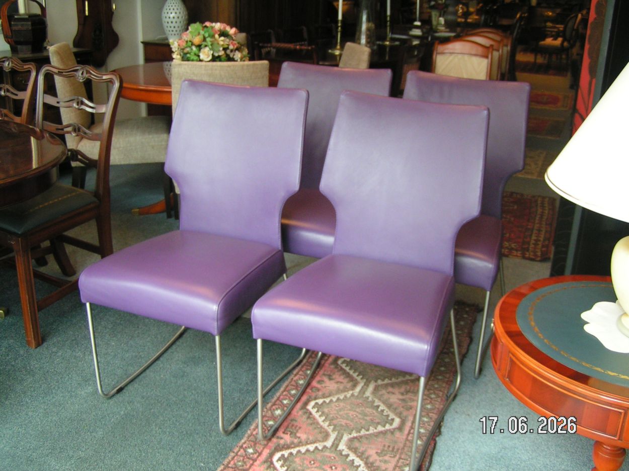 artikelnr. 16020115 Bert Plantagie 4 Design Stoelen Bekleed met Leer in Nieuwstaat prijs €695,- euro.
