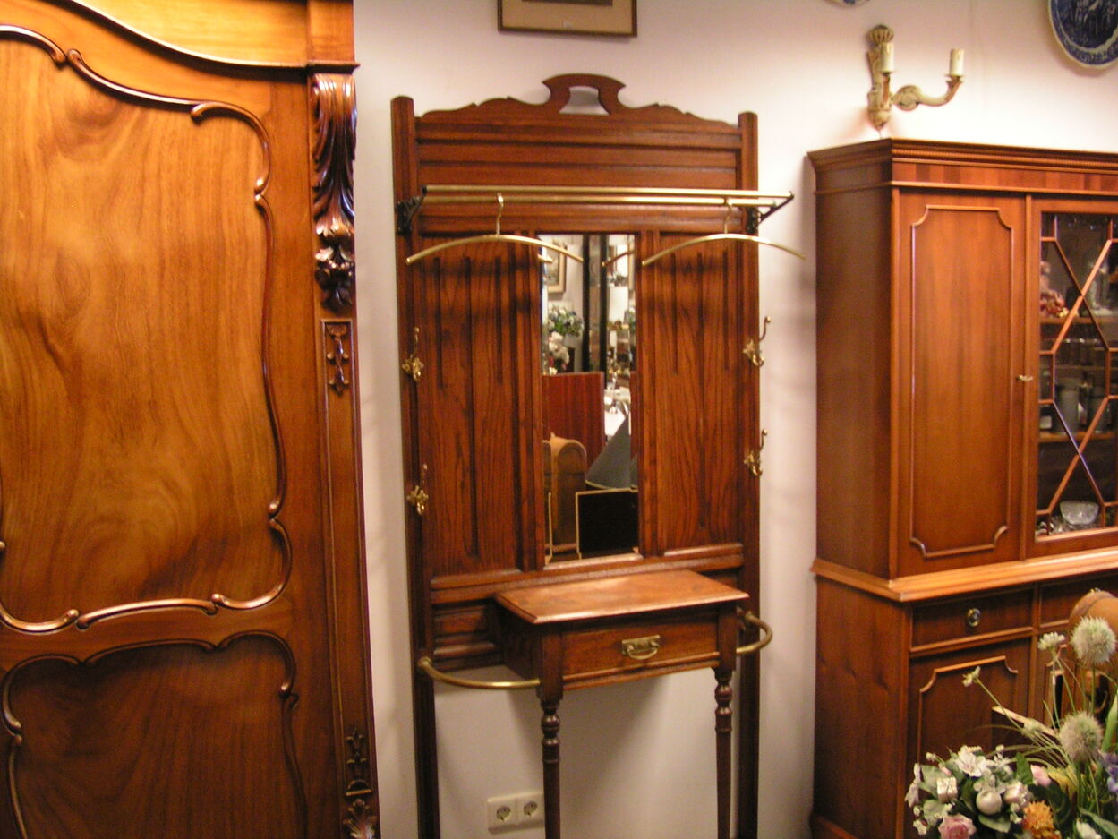 artikelnr. 1600874 Antiek Halmeubel Eikenhout : prijs €449,- euro
In zeer goede staat.

Categorie

Antiek en Kunst

Antiek | Meubels | Kasten
Beschrijving
Antiek Halmeubel Eikenhout in Uitmuntende staat en kwaliteit, circa 1900
Maten; H 2.10 B 95 D 30 cm.
Keywords: In zeer goede staat. Categorie Antiek en Kunst Antiek | Meubels | Kasten Beschrijving Antiek Halmeubel Eikenhout in Uitmuntende staat en kwaliteit, circa 1900 Maten; H 2.10 B 95 D 30 cm.