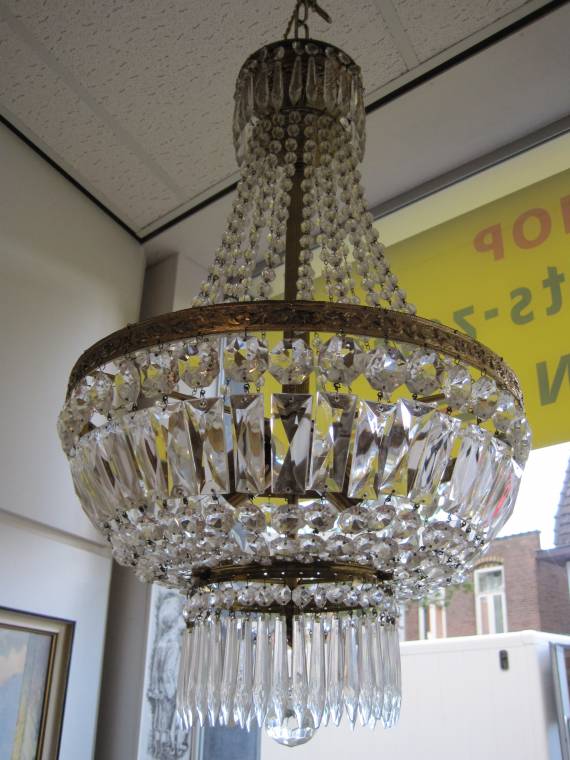 Verkocht artikelnr. 0299 Mandkroon
zonder ketting 70 cm

doorsnede: 45 cm 
Keywords: Mandkroon