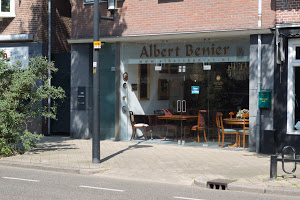 Winkel Albert Benier
[b]http://albertbenier.nl[/b]

Albert Benier Kristallen Kroonluchter SpecialistDiverse plafonaires, Kroonluchters, Zakkroonluchters te koop in alle soorten en maten, tevens op bestelling mogelijk, ook restauratie!
Tevens montage, bevestigen van alle soorten en maten van Kroonluchters op aanvraag. Vrijwel alles is mogelijk op het gebied van Kristallen Lampen- en Kroonluchters etc.
Keywords: Albert Benier