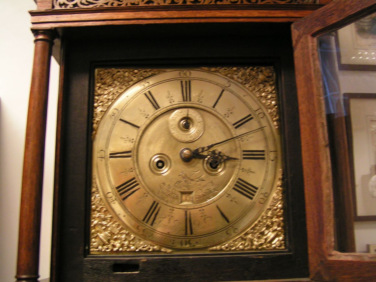 artikelnr. 0160030 Engels Staande Horloge In Massief Eiken Kast 1830 : prijs 649 euro
In zeer goede staat.

Timothy Mason, Gains Through

Met seconde- en datum aanwijzing.

Hoogte: 222cm

Recent bij klokkenmaker geweest, met garantie, papieren klokkenmaker/onderhoud/reparatie aanwezig.
Keywords: Engels Staande Horloge In Massief Eiken Kast 1850