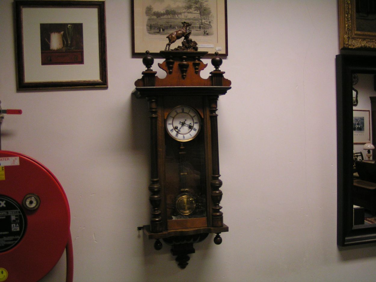 Verkocht artikelnr. 1600211 Antieke Biedermeier Regelateur Wandklok
H: 1.04m x B: 37,5cm

Biedermeier Mahonie Regelateur , loopt perfect, met garantie.

In zeer goede staat, klok in mahonie kast.
Keywords: Antieke Biedermeier Regelateur Wandklok