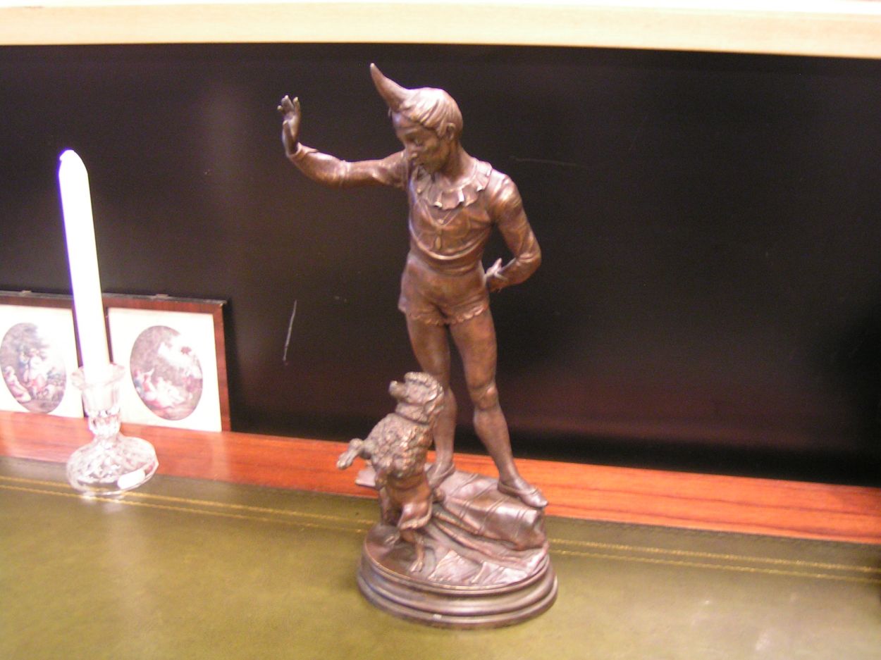 Verkocht artikelnr. 00852 ORIGINEEL Bronzen Beeld Gesigneerd Alfred Barye.fils ; Comedia Dellarte Bronze
Alfred Barye "Le Fils" or Alf Barye (Paris, France, 21 January 1839  Paris, France, 1882) was an French sculptor, of the Belle poque, pupil of his father the artist Antoine-Louis Barye. In cooperation with mile-Coriolan Guillemin, Barye did the artwork for "The Arab Warrior Knight on Horseback". Included in Barye's oeuvre were animalier bronzes as well as Oriental subjects. At his father's request, he signed his work as "fils" to differentiate his work from his father's. hoogte/height: 37,5cm

COMEDIA D
Keywords: Bronzen Beeld Gesigneerd Alfred Barye.fils Comedia Dellarte Bronze: bieden