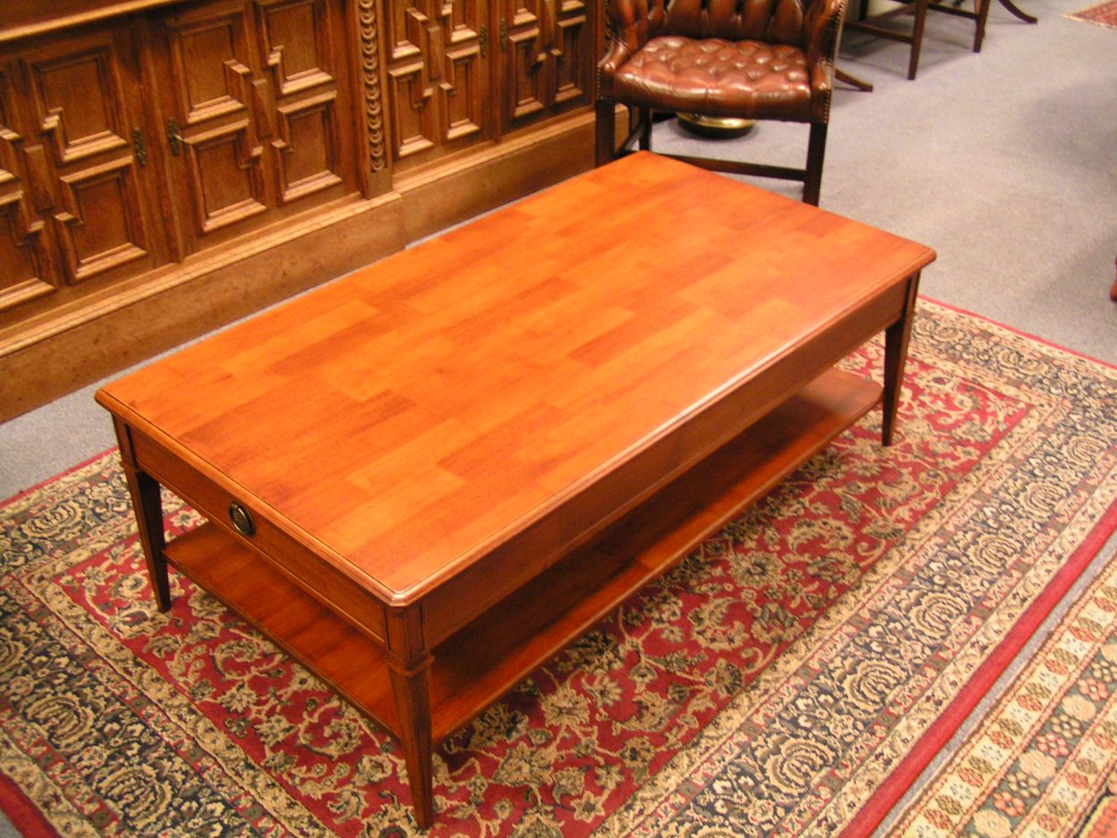 Verkocht artikelnr. 1600245 Salontafel nieuw.
afmetingen: B 70 L 1.30 H 44.5 cm.

Nieuw!

