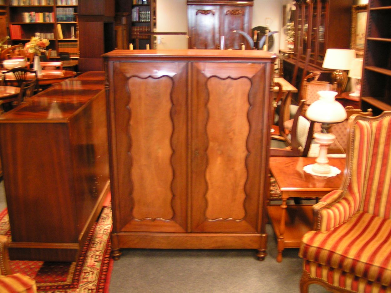 Verkocht artikelnr. 0160078 Meidenkast Biedemeier Mahonie 1840
In zeer goede staat. Unieke zeldzame maat!

afmetingen:

Hoogte:1.30m x 96cm x 43cm

Planken in hoogte verstelbaar.
Keywords: Meidenkast Biedemeier Mahonie 1840