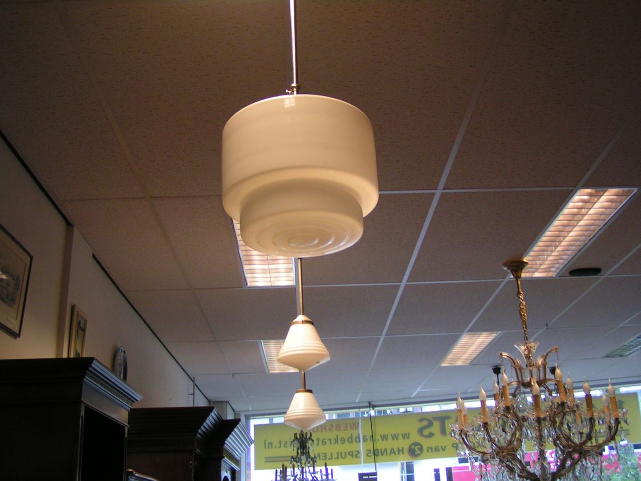 0160070 Witte glazen hanglampen W.H. GISPEN jaren '20  zie omschrijving prijs 159,-
diverse uitvoeringen en verschillende soorten, modellen en maten.


Keywords: Witte glazen hanglampen W.H. GISPEN jaren '20