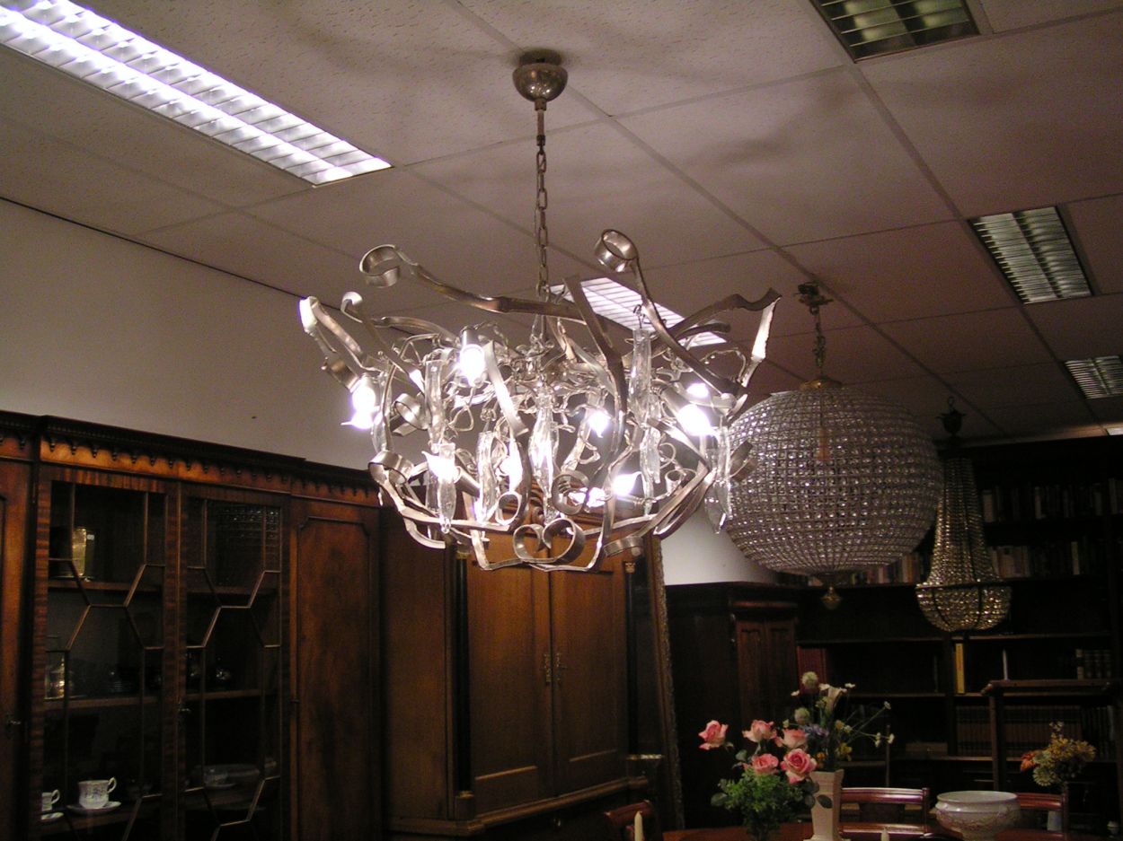 Verkocht artikelnr. 0160111 DELPHINIUM CHANDELIER William Brand, Annet van Egmond 1998
DELPHINIUM CHANDELIER Design William Brand, Annet van Egmond 1998
Hoogte 55.0 cm Diameter 100.0 cm
Kleur nikkel
Materiaal staal
Lichtbron max. 12 x 18W-230V E14
Inclusief lichtbron
Kleur: 080-Nikkel
Keywords: DELPHINIUM CHANDELIER William Brand, Annet van Egmond 1998