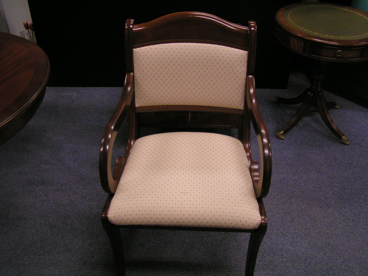 Verkocht artikelnr. 00560d Heldense Exclusive Mahonie Stoelen.
Gloednieuw! Heldense Mahonie stoelen, creme wit gestoffeerd, verkrijgbaar zonder armleuning of combinatie, met armleuning reeds verkocht.

Keywords: artikelnr. 00560 Heldense Exclusive Mahonie Stoelen