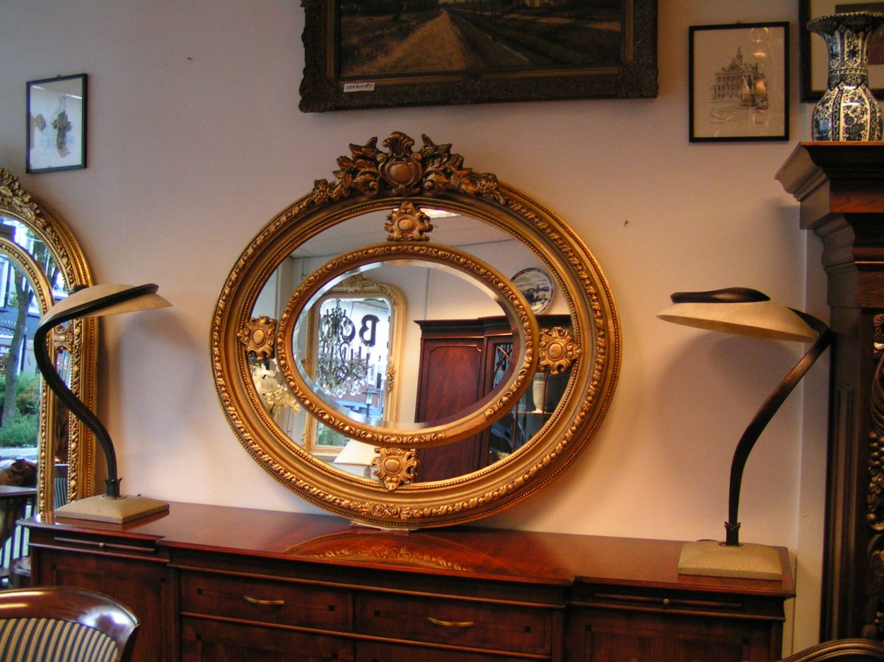 Verkocht artikelnr. 1600242 Facet Geslepen Klassieke Spiegel
in zeer goede staat.

Met veel ornamenten. Handwerk

afmetingen:

B: 1.30m x H: 1.14m
Keywords: Facet Geslepen Klassieke Spiegel