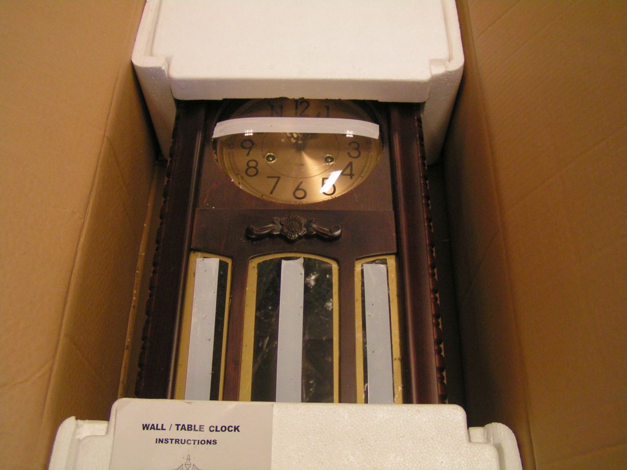 artikelnr. 0160054 Regulateur: prijs 325 euro
8 daags uurwerk. Mahonie kast.

Loopt perfect, puntgaaf, 40 jaar, nieuw in de doos sinds jaren '60.
Met handleiding instructieboekje. Nooit gebruikt.
Keywords: Regulateur