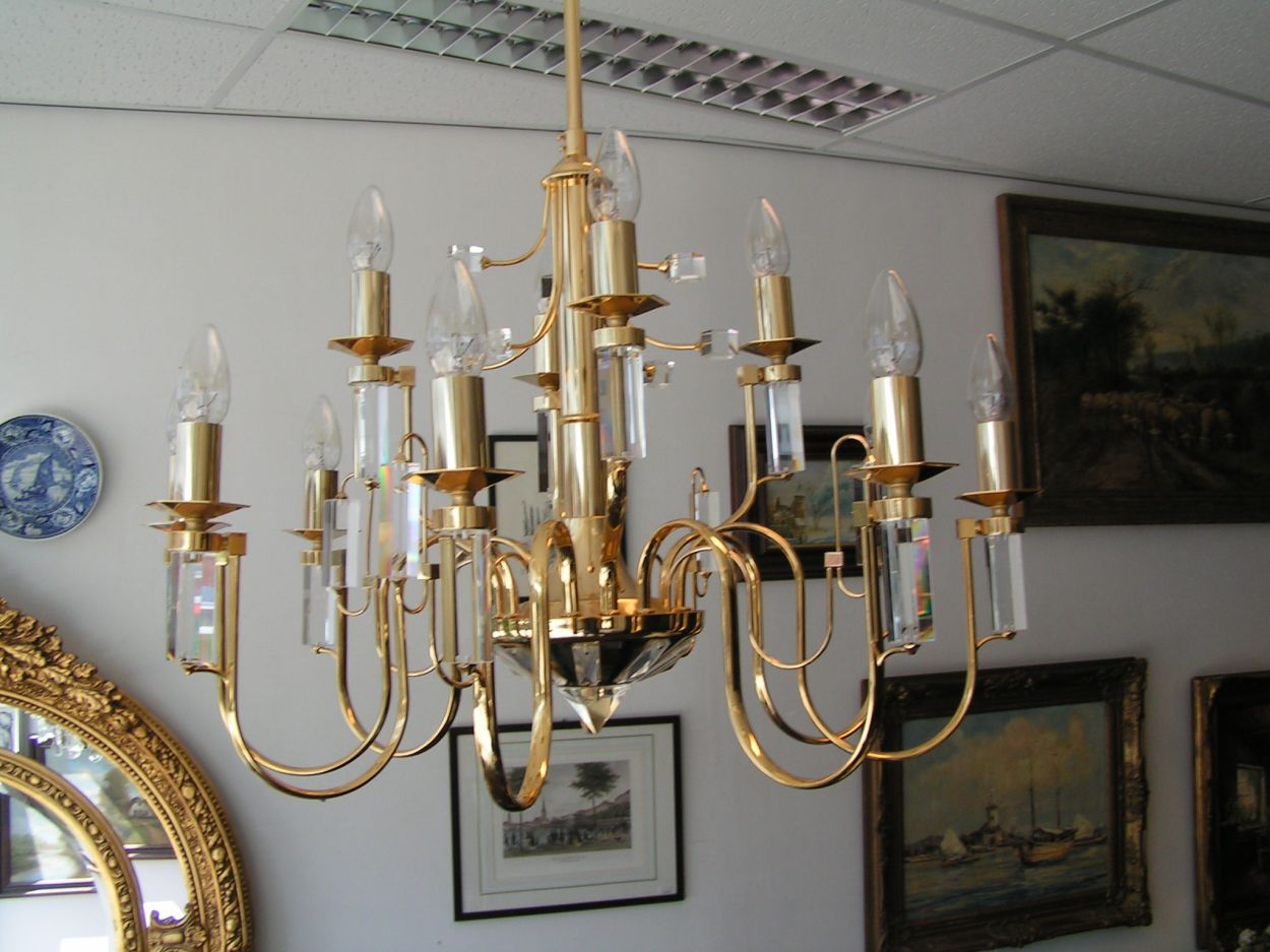 artikelnr. 1600236 Kroonluchter Goud Verguld Lord 8 + 4: prijs €795,- euro
24 karaats goud verguld.

70 breed x hoog: 48cm

Nieuwstaat.

Beeldschone Chandelier in hoogte verstelbaar.
Keywords: Kroonluchter Goud Verguld Lord 8 + 4