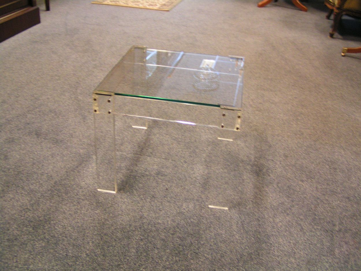 Verkocht artikelnr. 01600250 Design Tafeltje Plexiglas.
Met glazen bovenblad, frame is plexiglas.

25 cm x 25 cm x 39 cm

In nieuwstaat.
Keywords: Design Tafeltje Plexiglas