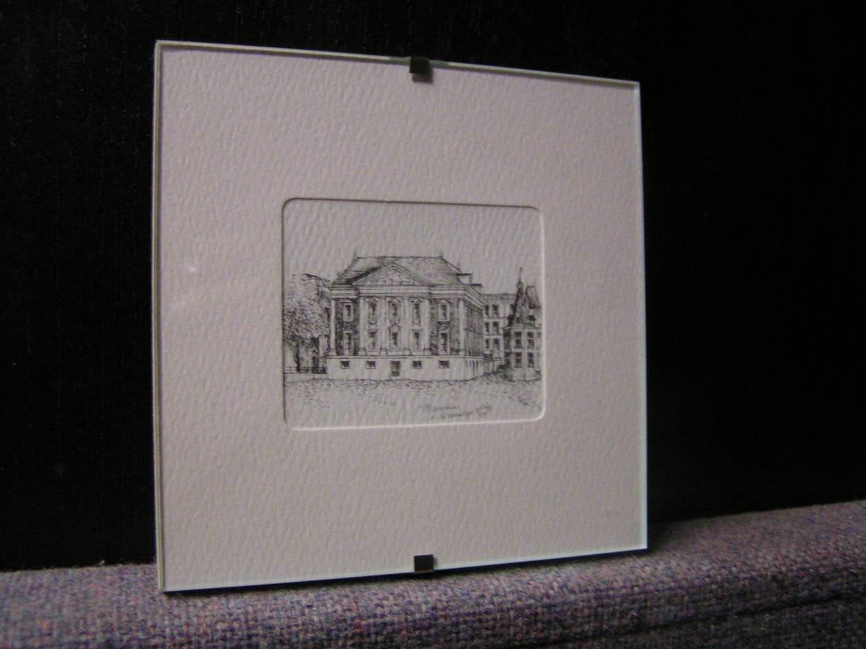 artikelnr. 00821 Gravure Mauritshuis 's Gravenhage: prijs 25 euro
gesigneerd door Reinoud Brandt 1987

10x 10cm

25 euro 
Keywords: Mauritshuis