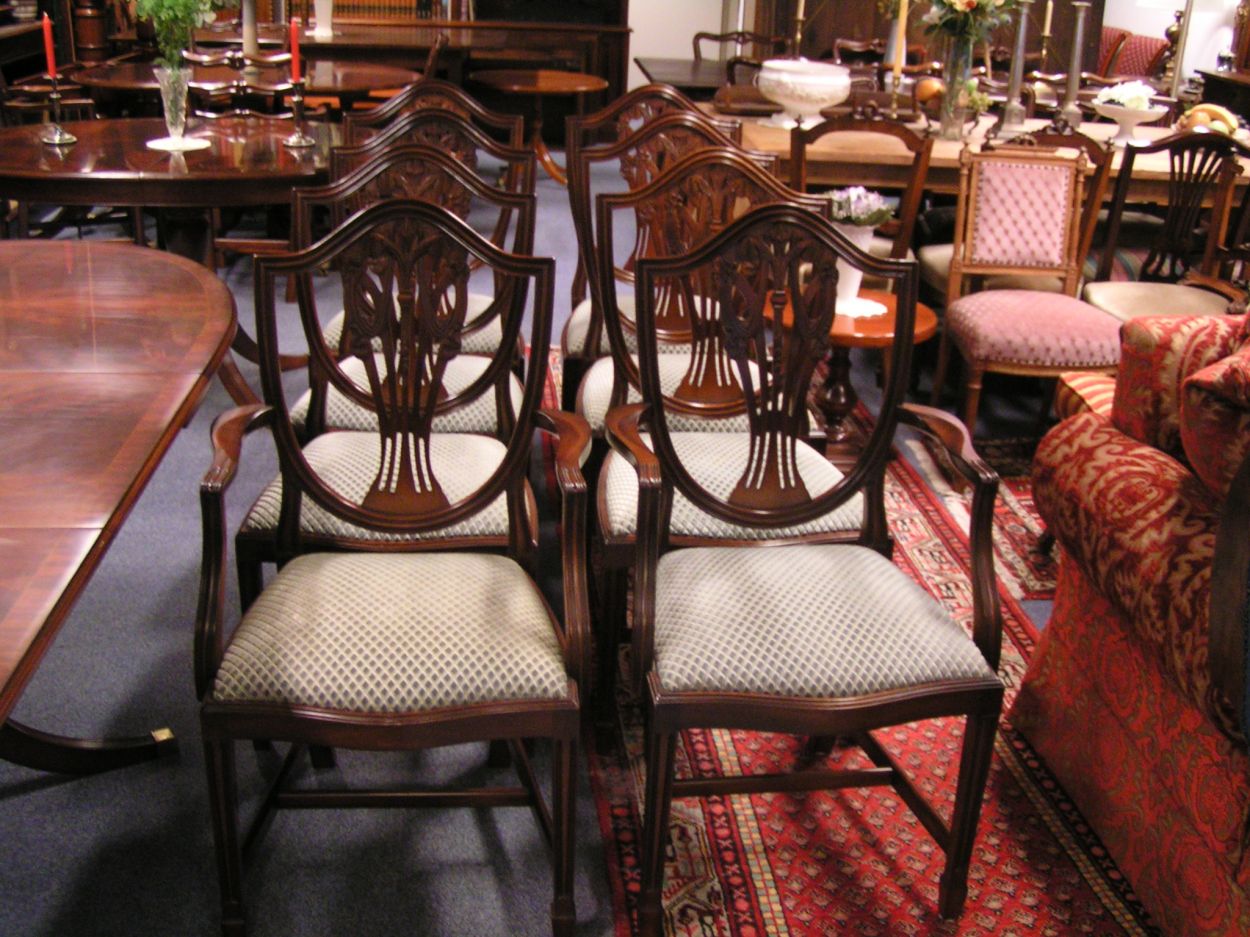 Verkocht artikelnr. 01600045 Heldense Exclusive mahonie stoelen
8 stoelen waarvan 2 met armleuning.

Geschoren Utrechts Velours gestoffeerd. Kleur: Oud Hollands Groen

in nieuwstaat.
Keywords: Heldense Exclusive mahonie stoelen