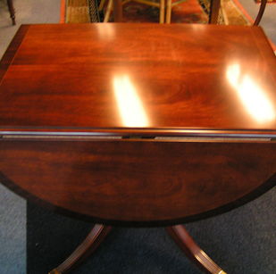 Verkocht artikelnr. 00696x Heldense Exclusief Engelse Mahonie Hangoor Tafel.
Nieuw
Breedte:
50 tot 100 cm
Lengte:
100 tot 150 cm
Aantal personen:
Vier personen
Vorm:
Ovaal

Materiaal:
Overige houtsoorten

Beschrijving
op messing wielen intarsia ingelegd

2 hangoors: 40 cm


Totale maat uitgeklapt: 1.40m x 90 cm 

Keywords: Heldense Exclusief Engelse Mahonie Hangoor Tafel