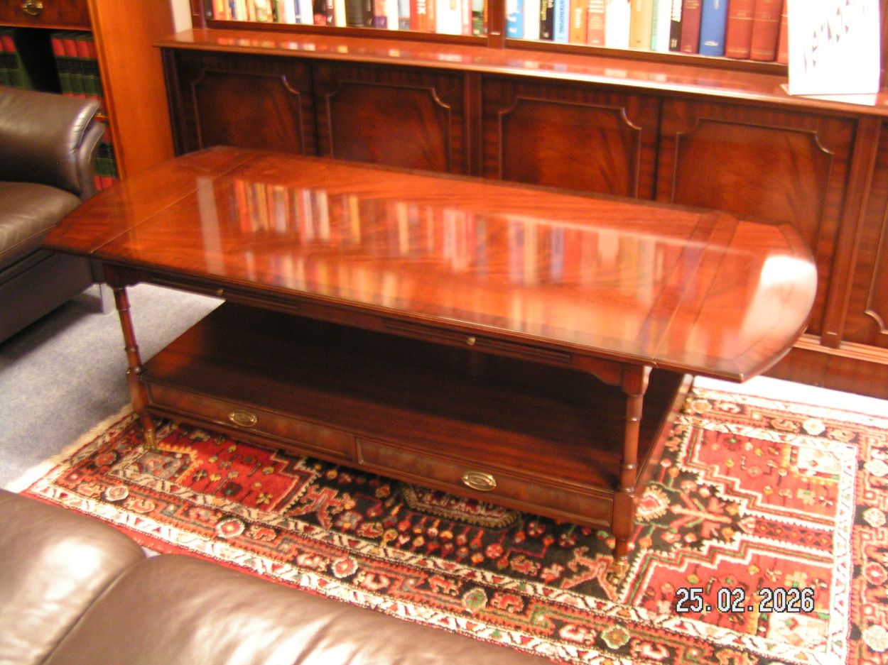 artikelnr. 1602099 HELDENSE EXCLUSIVE Salontafel in Nieuwstaat van Mahonie met Intarsia Ingelegd blad, prijs €795,- euro
