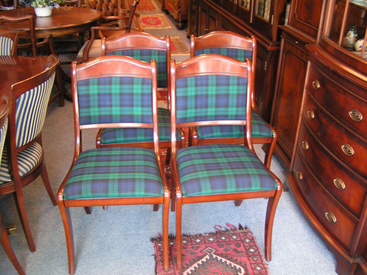 Verkocht artikelnr. 1600235 Heldense Mahonie Stoelen
4 stuks met schots blauw ruitje.

In nieuwstaat.

Ook te koop met diverse bjpassende tafels.
Keywords: Heldense Mahonie Stoelen